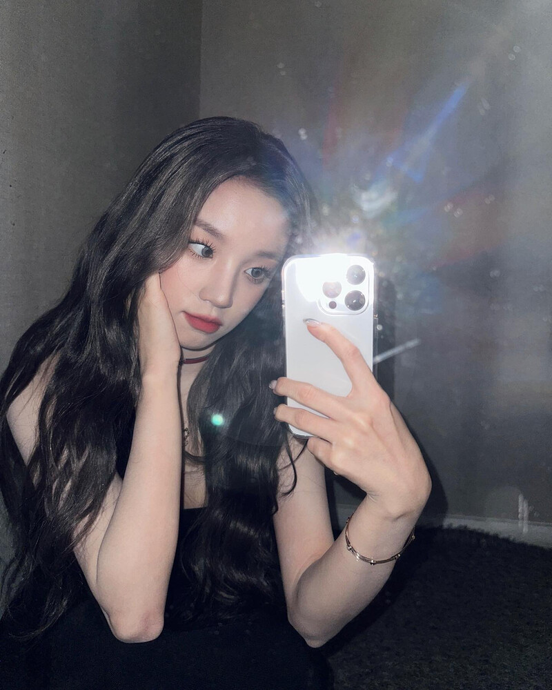 230216 (G)I-DLE Yuqi Instagram Update documents 2