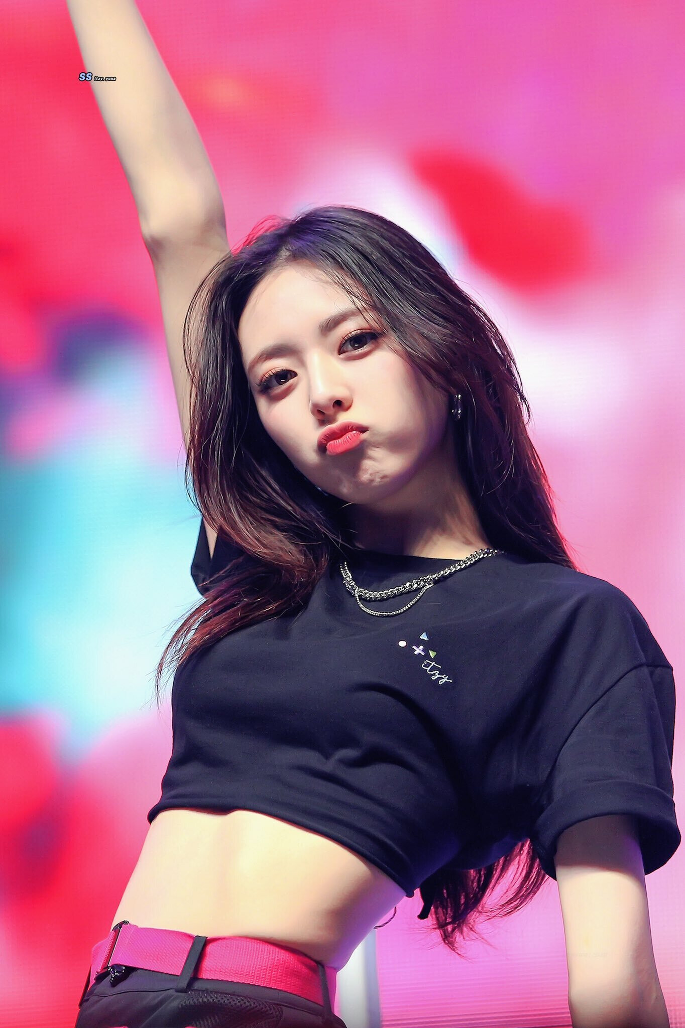 220409 ITZY 1st Fanmeeting - Yuna | kpopping