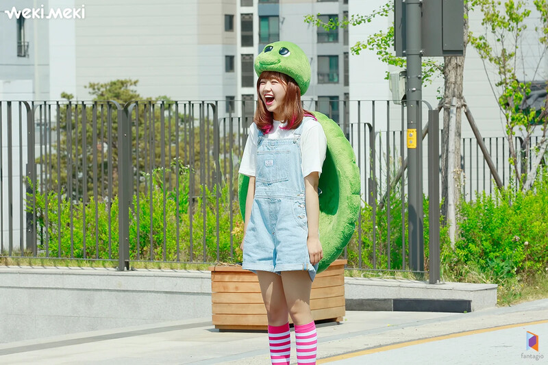 190705 Fantagio Naver Update - Weki Meki Yoojung's "King's Raid" CF Behind documents 5