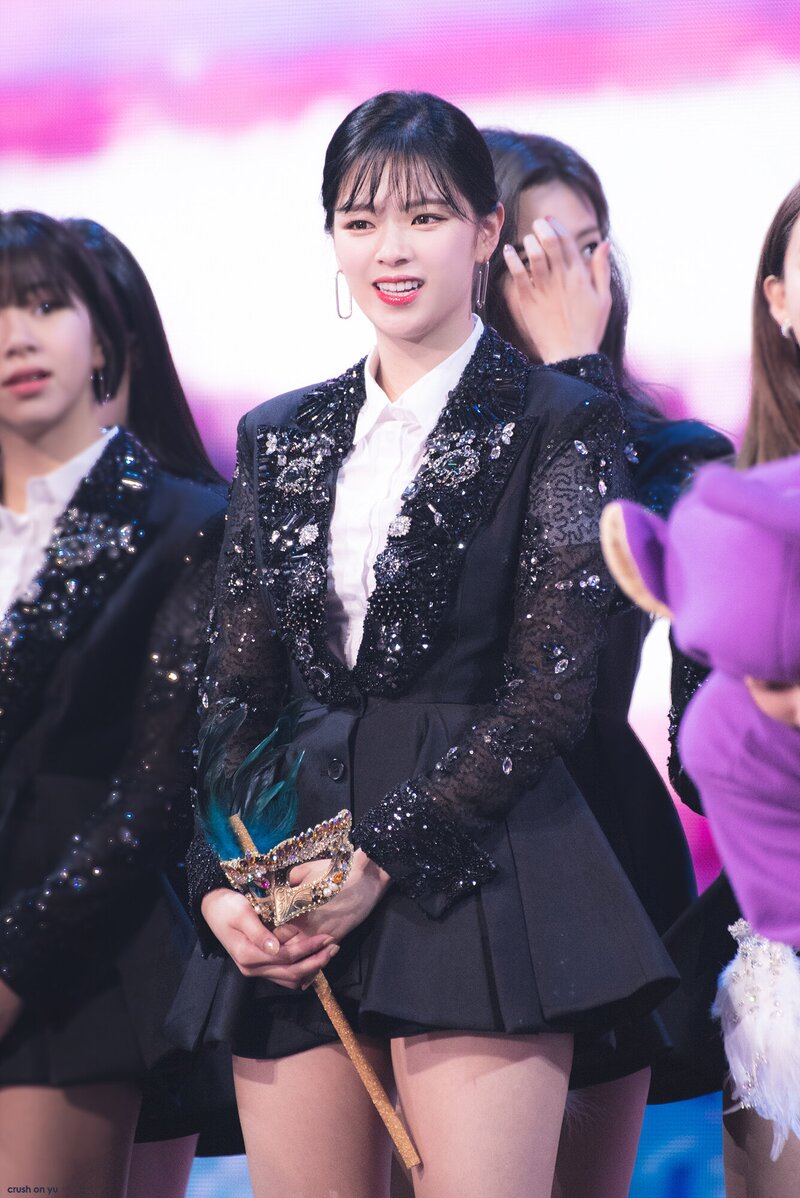 200104 TWICE Jeongyeon - 34th Golden Disc Awards Day 1 documents 6