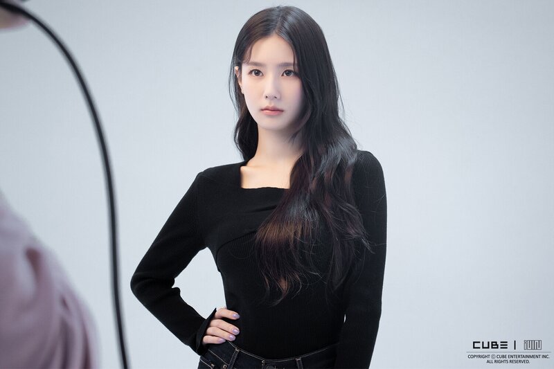 211015 Cube Naver Post - (G)I-DLE Miyeon 2021 Profile Photoshoot documents 6
