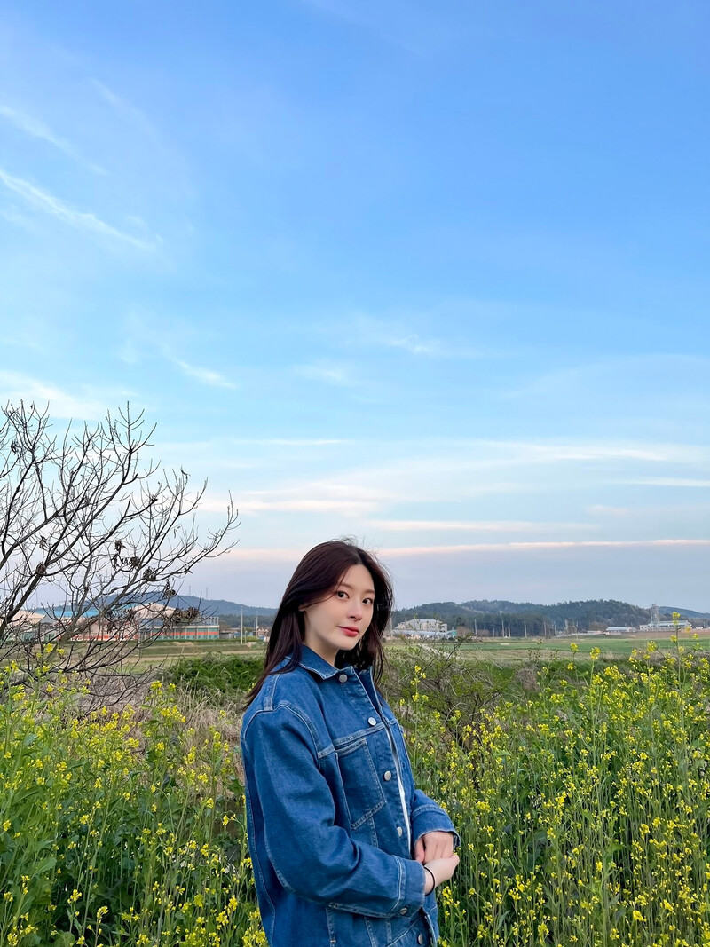 220419 STAYC Twitter Update - Seeun documents 3