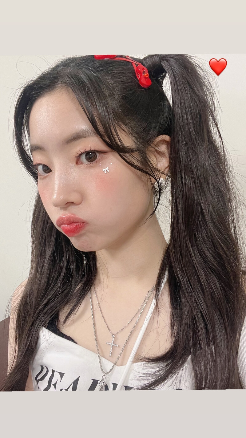 240729 - DAHYUN Instagram Story Update documents 1