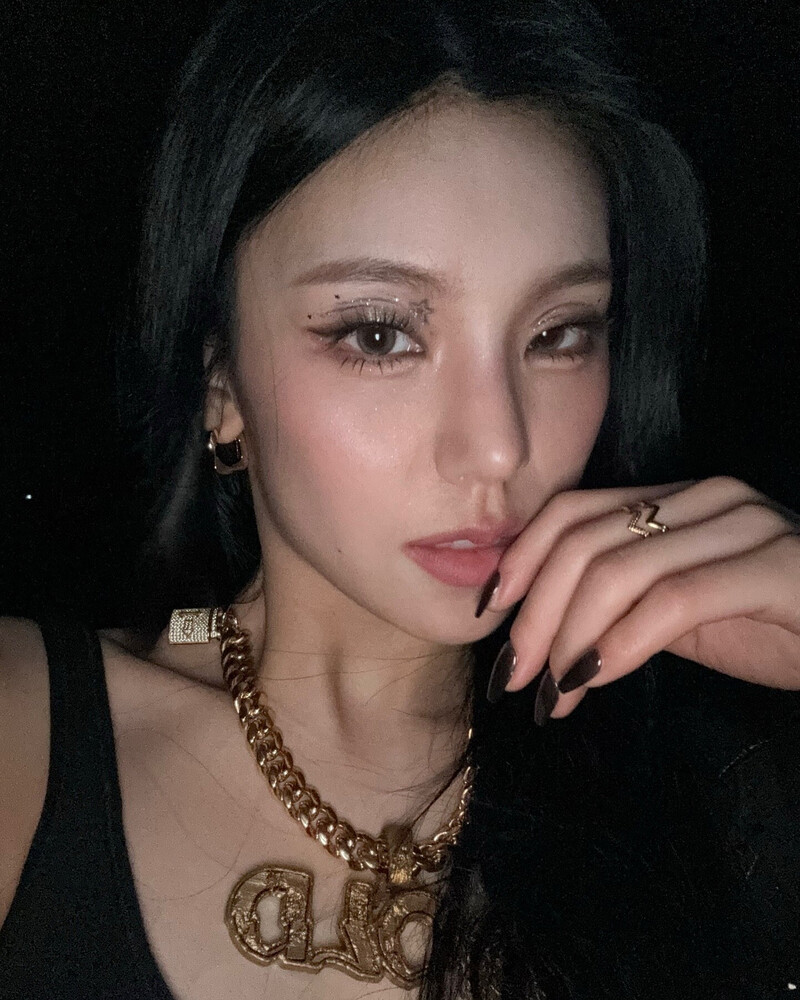 241024 - YEJI Instagram Update documents 5