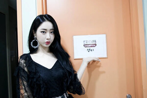 9Muses' Kyungri's "Blue Moon" Last Week Promotion Behind The Scenes Pics