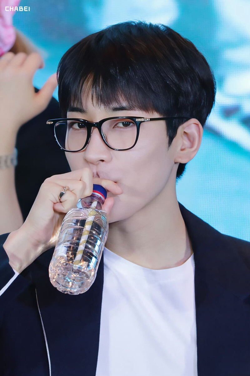 230710 SEVENTEEN WonWoo at Yizhiyu Offline Fansign documents 16