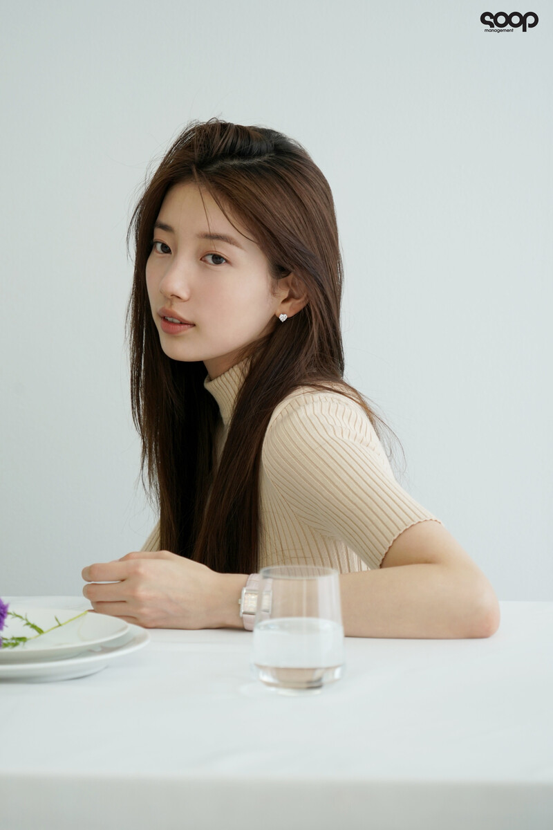 231127 SOOP Naver Post - Suzy - Cosmopolitan November 2023 Issue Behind documents 4