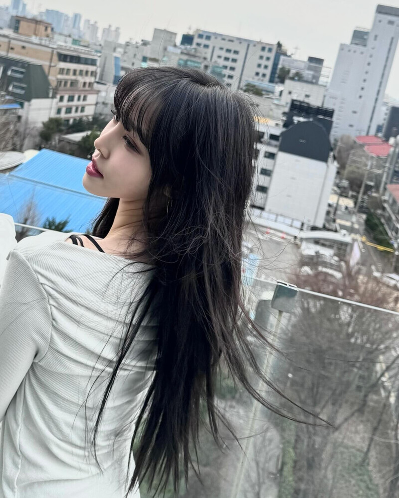 240317 Yuju Instagram Update documents 4