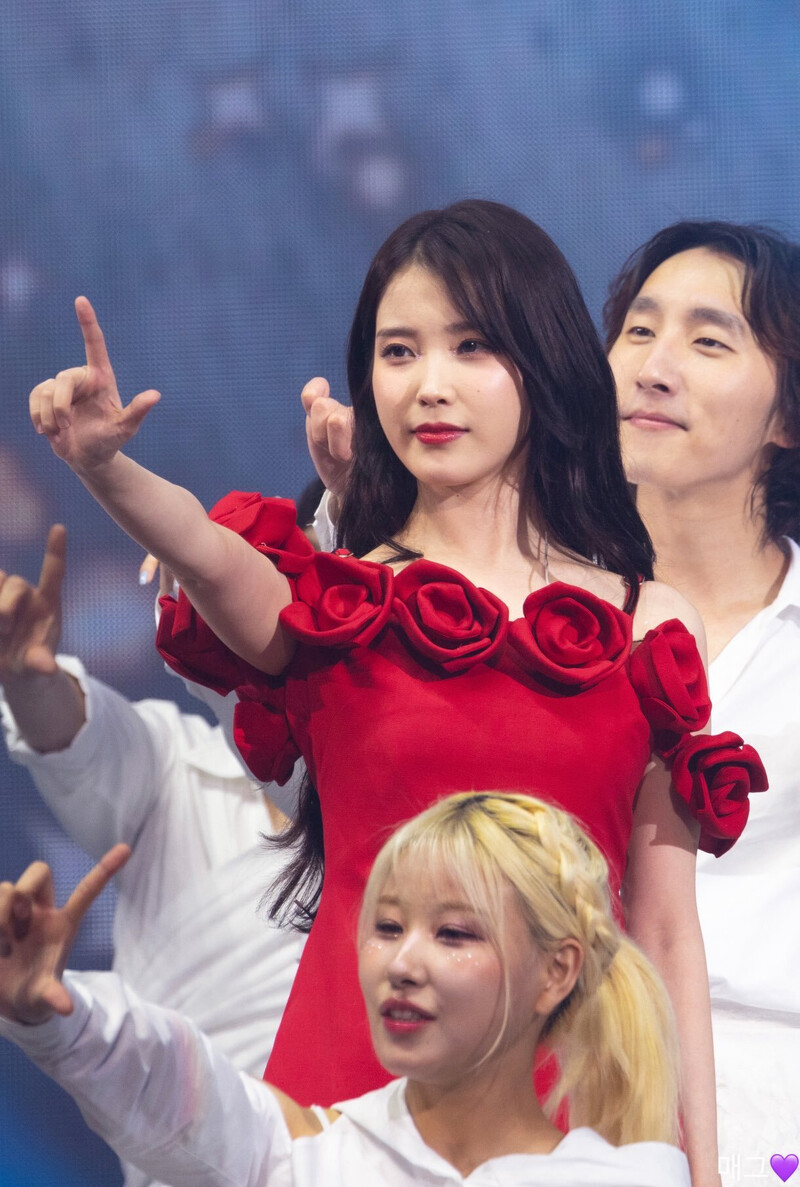 240407 IU - ‘H.E.R.’ World Tour in Taipei Day 2 documents 7