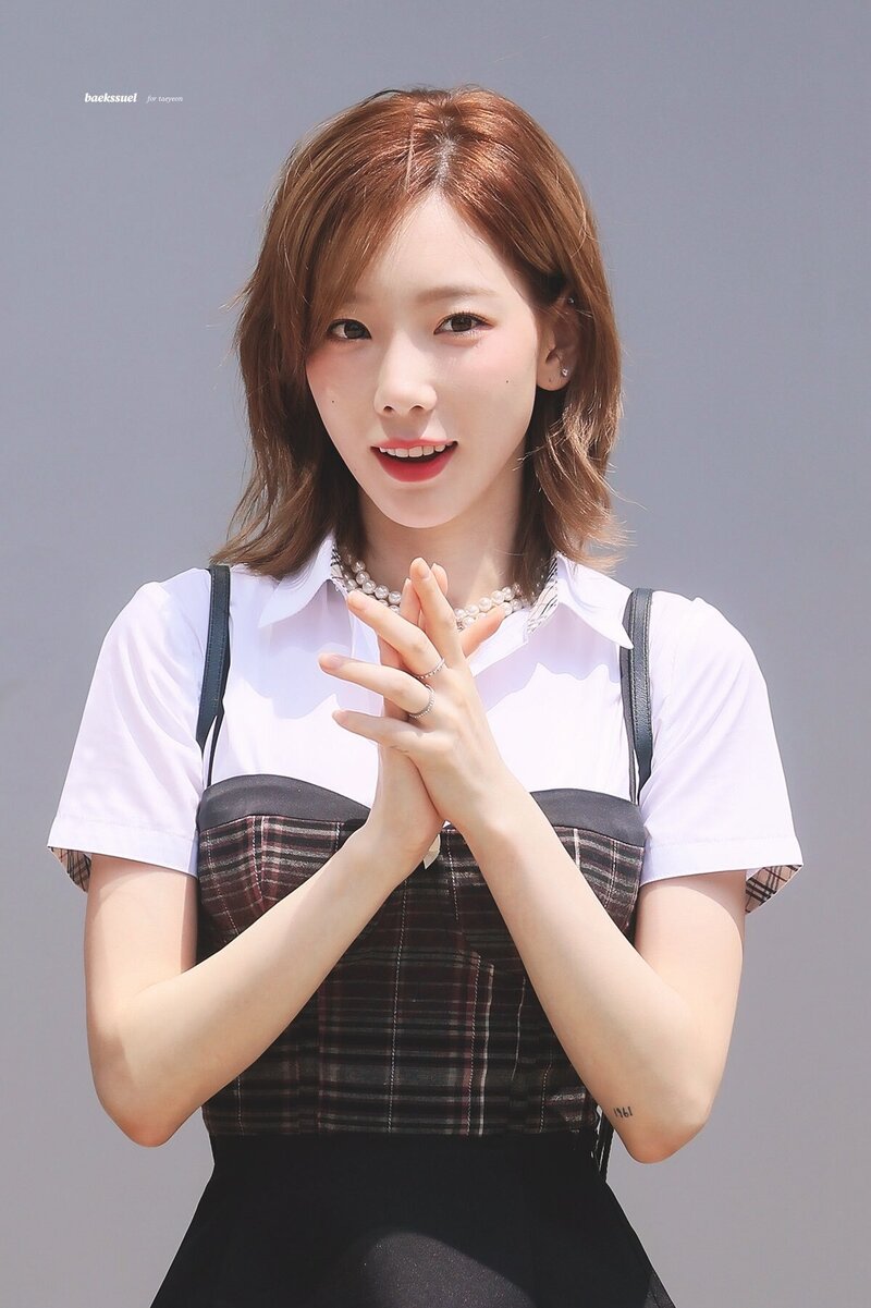 220728 SNSD Taeyeon - 'Knowing Bros' Filming documents 1