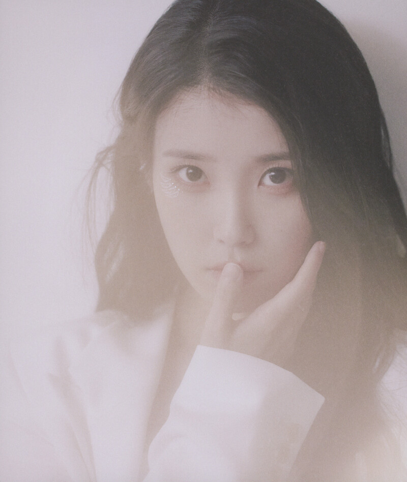 IU 2023 Season's Greetings (Scans) documents 8