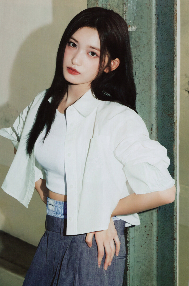 IVE - Mini Album 'I'VE MINE' (Scans) documents 9