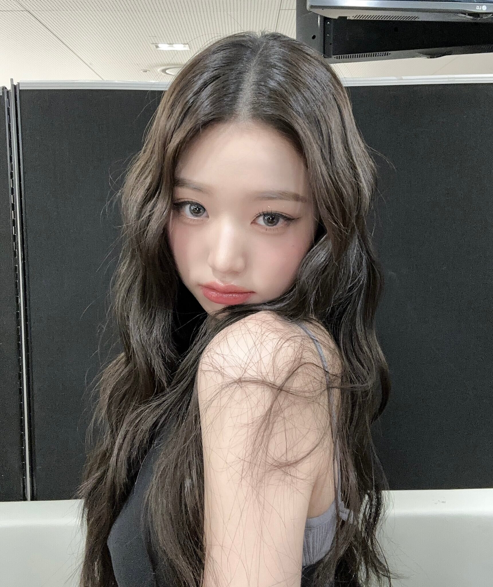 230427 IVE Twitter Update - Wonyoung | kpopping