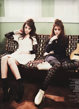 Krystal and Sulli for W Korea - March 2012 Issue [SCANS]