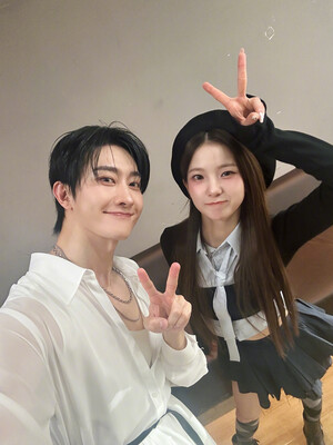 241123 Zhou Mi Weibo update with Yujin