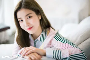 IZ*ONE Eunbi 2nd mini album "HEART*IZ" promotion photoshoot by Naver x Dispatch