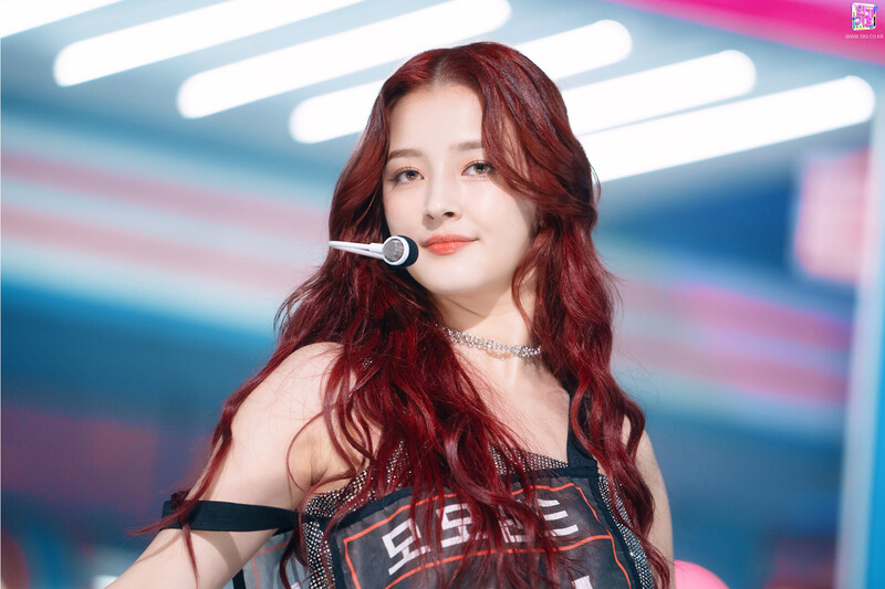 220116 MOMOLAND Nancy - 'Yummy Yummy Love' at Inkigayo documents 2