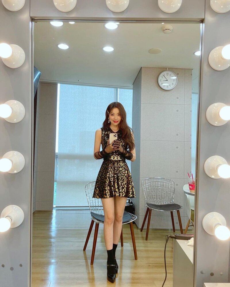 220605 Hwayeon Instagram Update documents 3