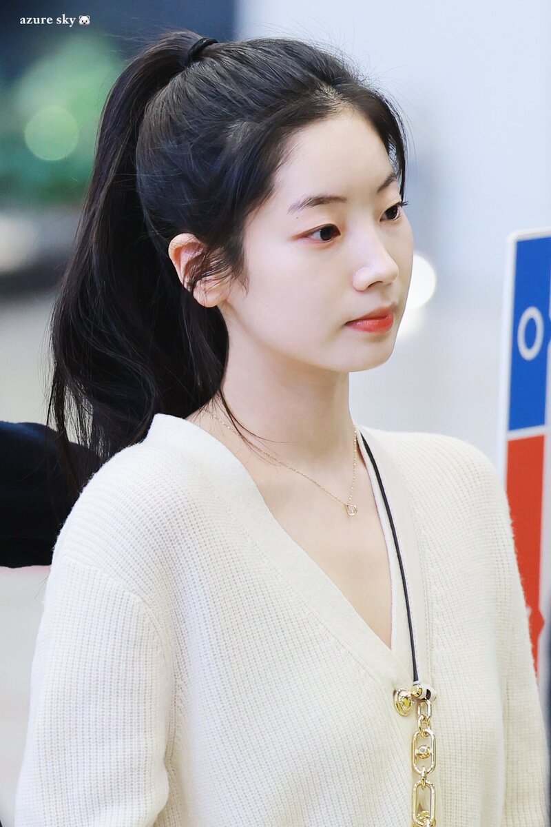 231006 TWICE Dahyun - GMP Airport documents 1