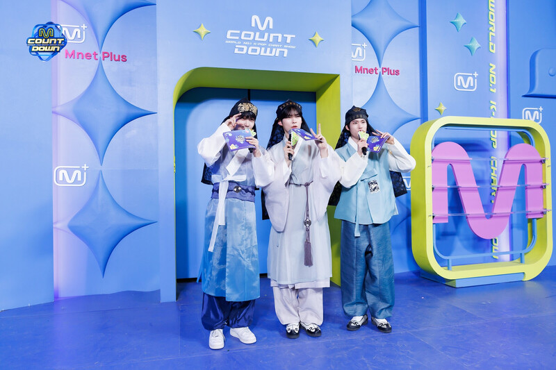 240208 MC Hanbin, Jaehyun and Sohee at M Countdown documents 5