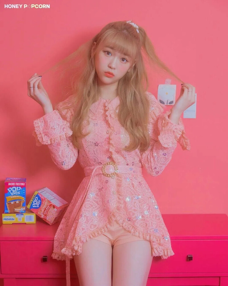 Honey_Popcorn_Nako_Miyase_De-aeseohsta_promo_photo.jpg