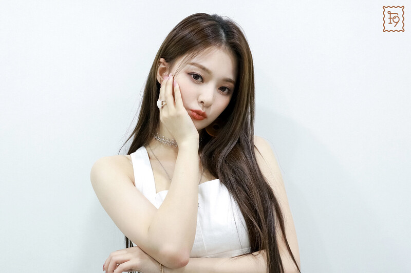 210623 fromis_9 Naver Post - fromis_9 'WE GO' Music Shows Behind documents 9