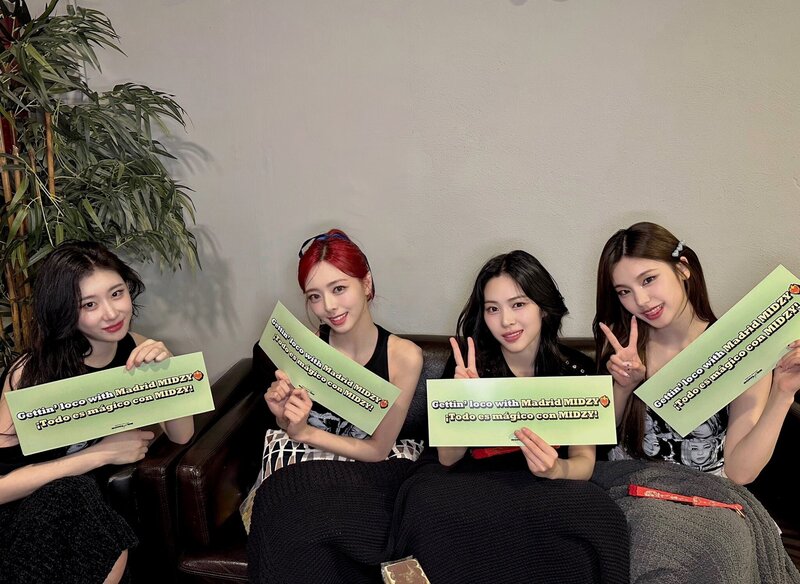 240505 - ITZY Twitter Update - ITZY 2nd World Tour 'BORN TO BE' in MADRID documents 1