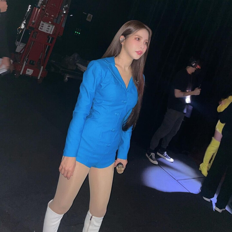 221120 MAMAMOO Solar Instagram Update documents 10