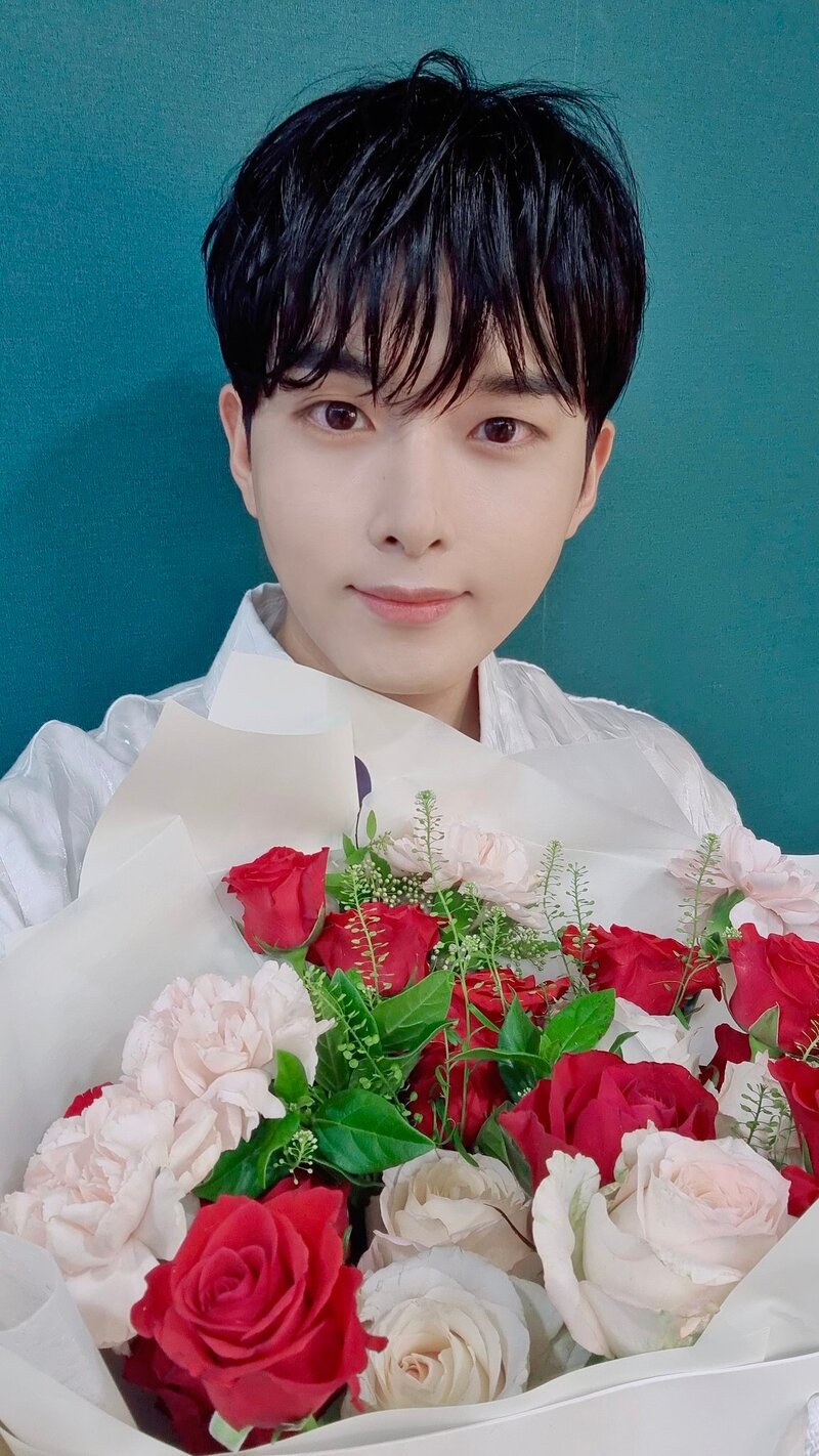 May 8, 2022 Ryeowook and Super Junior Twitter Updates documents 4