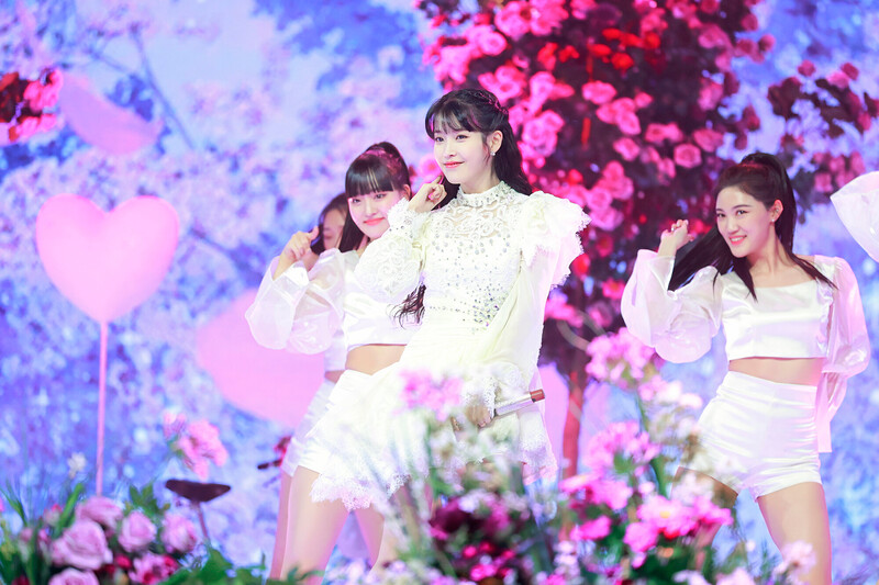 211204 IU at 2021 Melon Music Awards documents 10