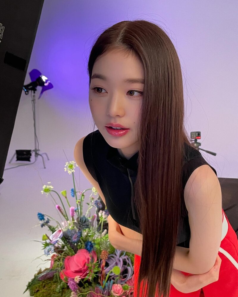 220723 IVE Wonyoung Instagram Update documents 1