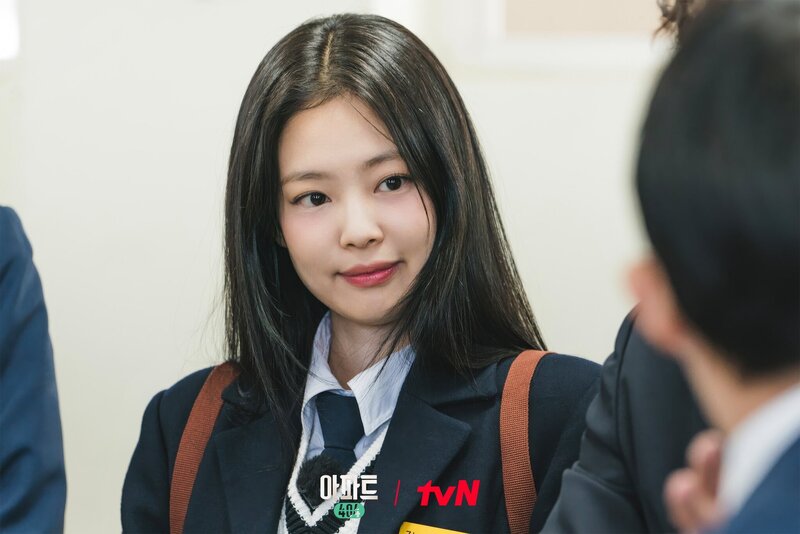 240410 JENNIE for Apartment 404 documents 1