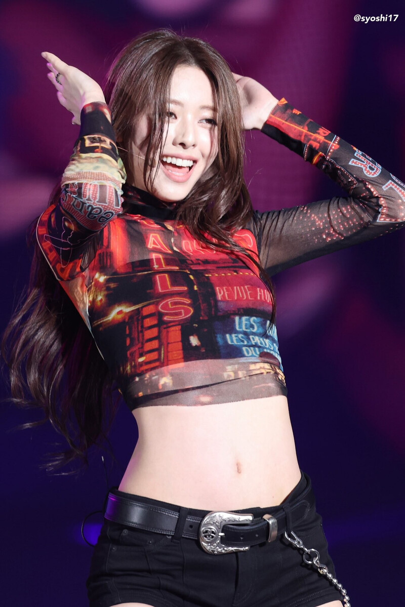 240908 ITZY Yuna - The Fact Music Awards documents 7