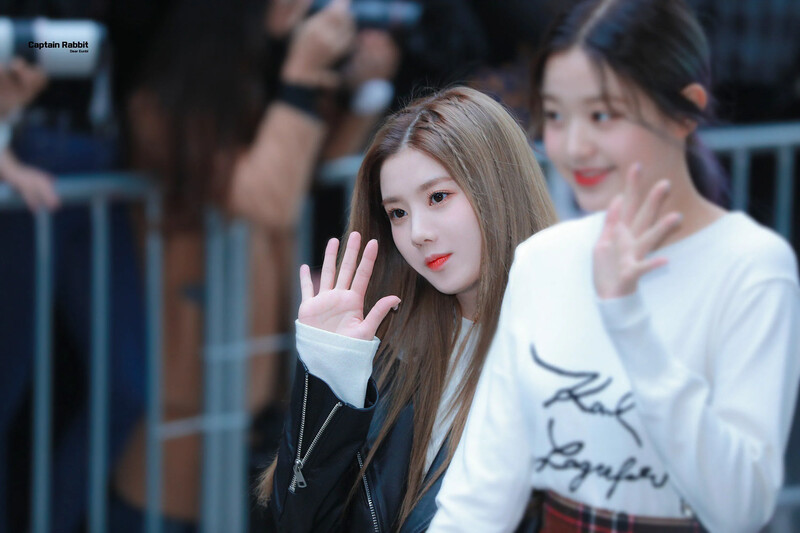 Dear_Eunbi D4hVyzlUYAEx8eJ  20190419.jpg