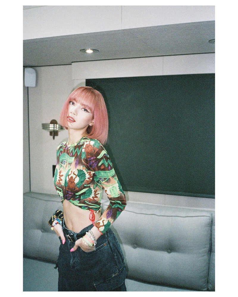 220122 - LISA Instagram Update documents 2