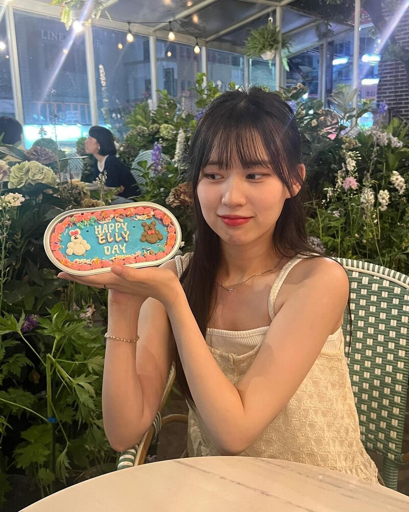 240720 Elly Instagram update documents 2