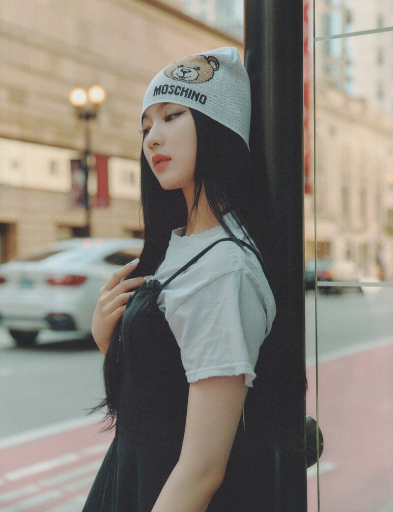 STAYC - 1st Photobook 'STAY IN CHICAGO' [SCANS] documents 15