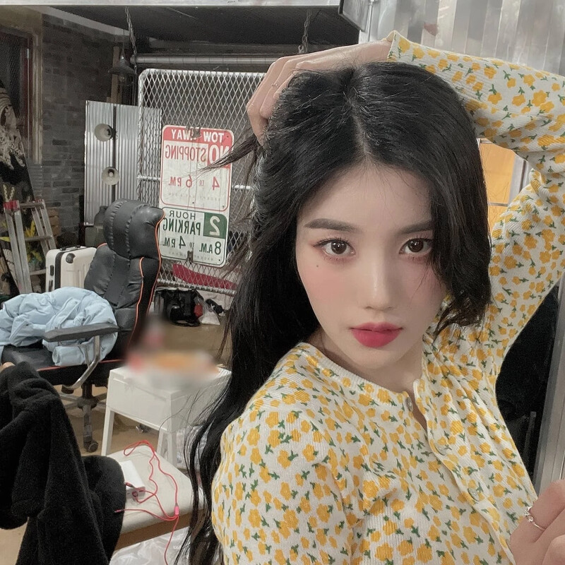 210303 IZ*ONE SNS Update - Eunbi documents 5