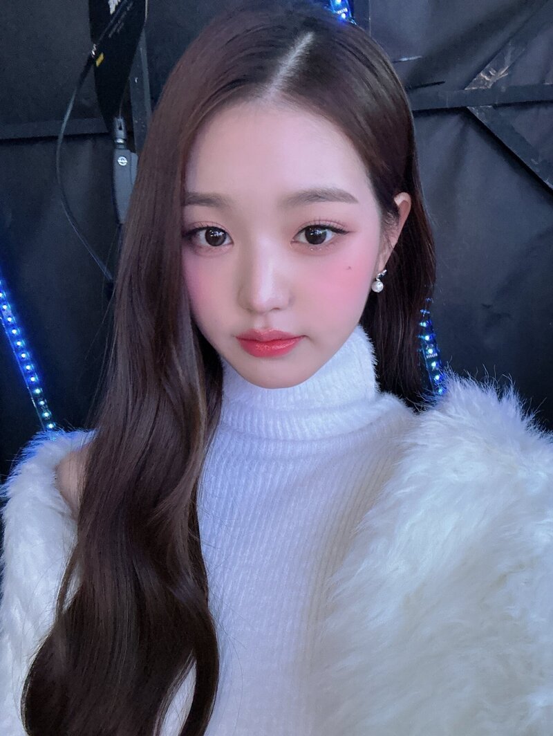 221118 IVE Twitter Update - Wonyoung documents 1