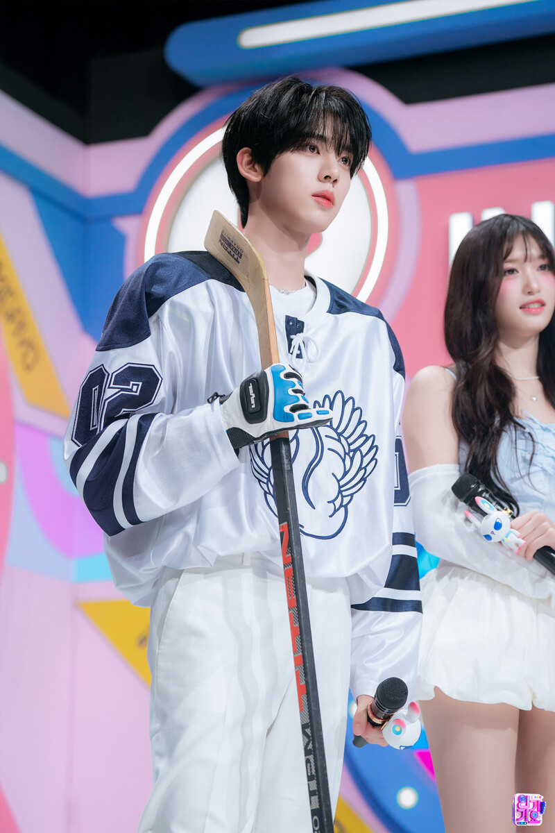 240519 MC Yu Jin at Inkigayo documents 6