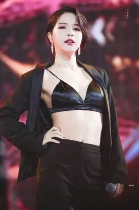 190105 Solar @ 2019 Golden Disk Awards