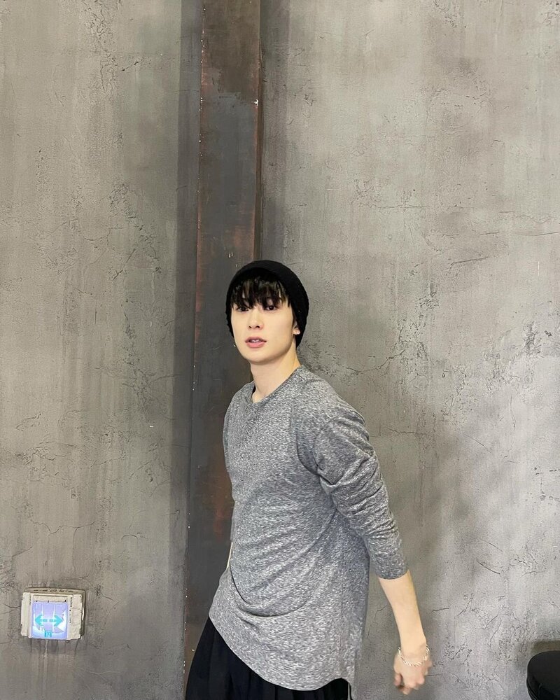 220310 NCT Jaehyun Instagram Update documents 1