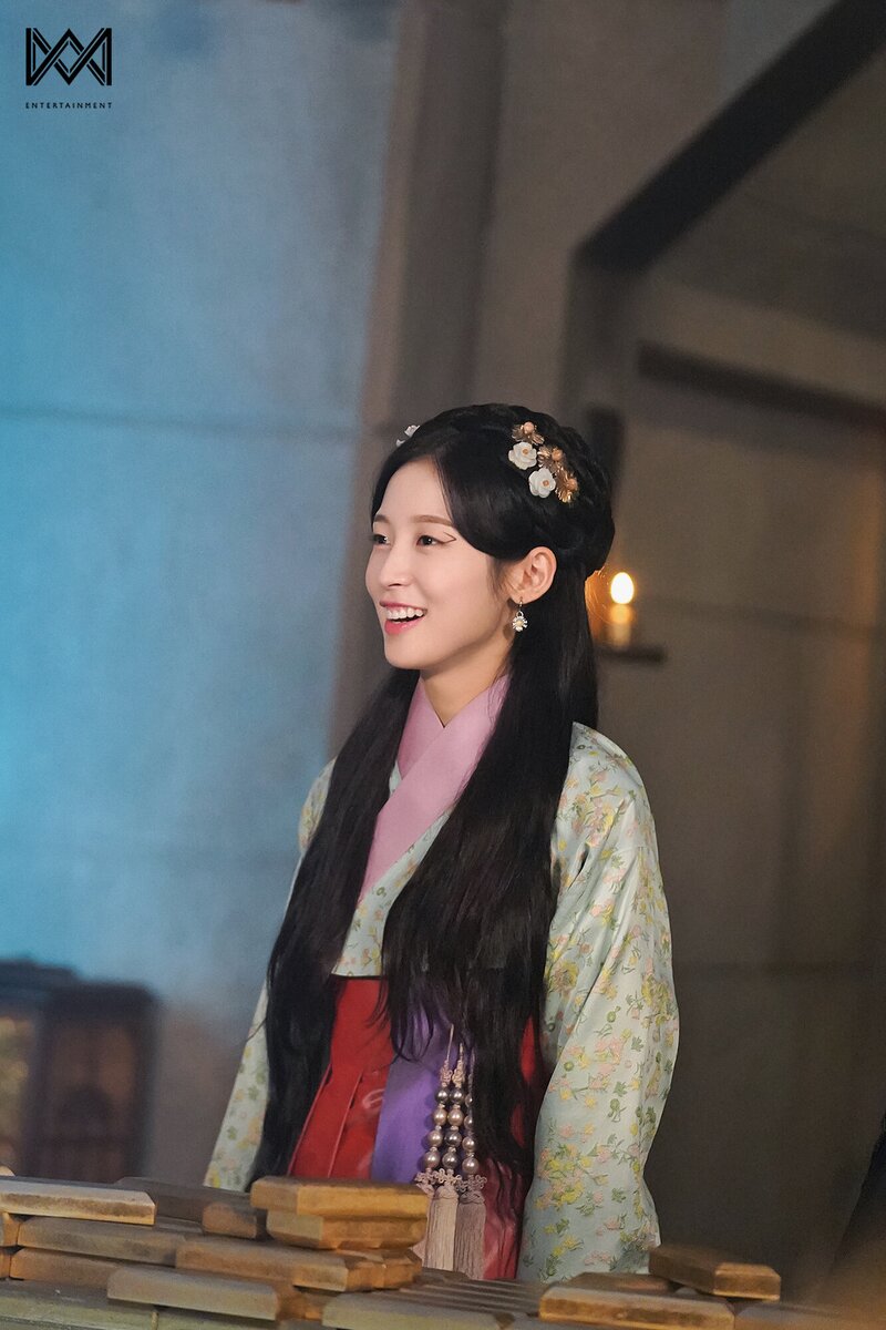230108 WM Naver Post - OH MY GIRL Arin - 'Alchemy of Souls: Light and Shadow' Behind documents 4