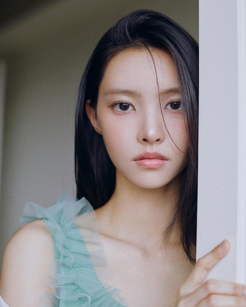 230902 I'LL-LIT Yunah for Vogue Korea Profile Photos documents 1