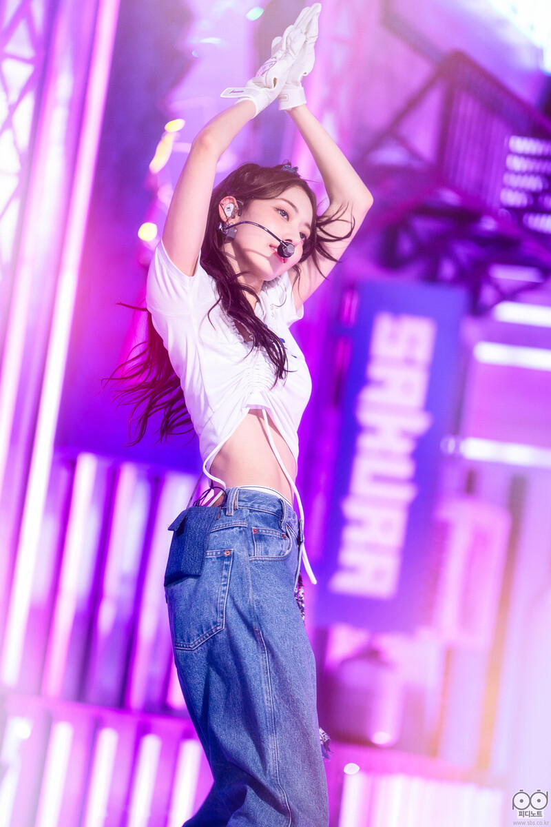 221023 LE SSERAFIM Sakura - 'ANTIFRAGILE' at INKIGAYO documents 2