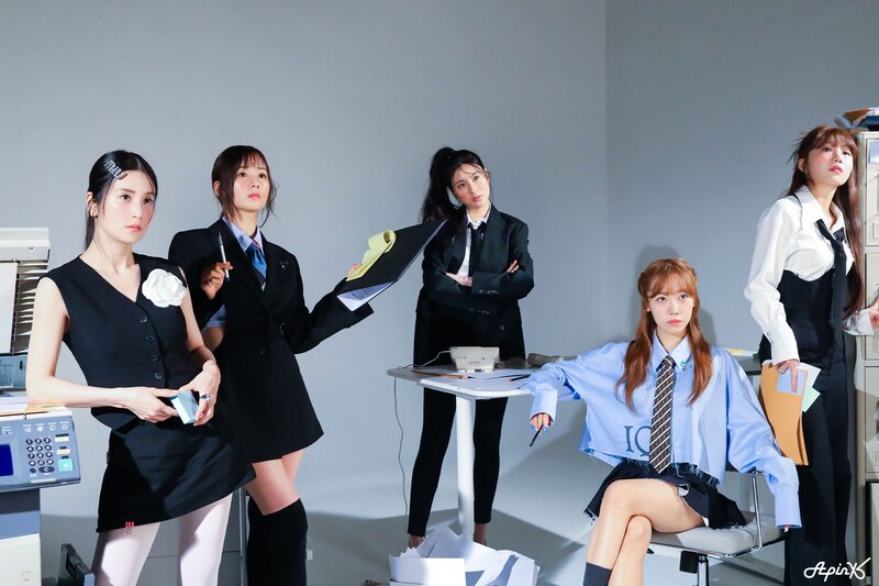 230424 IST Naver post - APINK 'Singles Magazine' April 2023 Issue behind documents 16