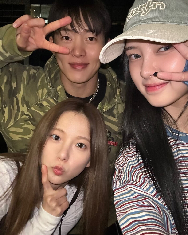 241018 Dayeon IG update with Yujin & Mihawk documents 2