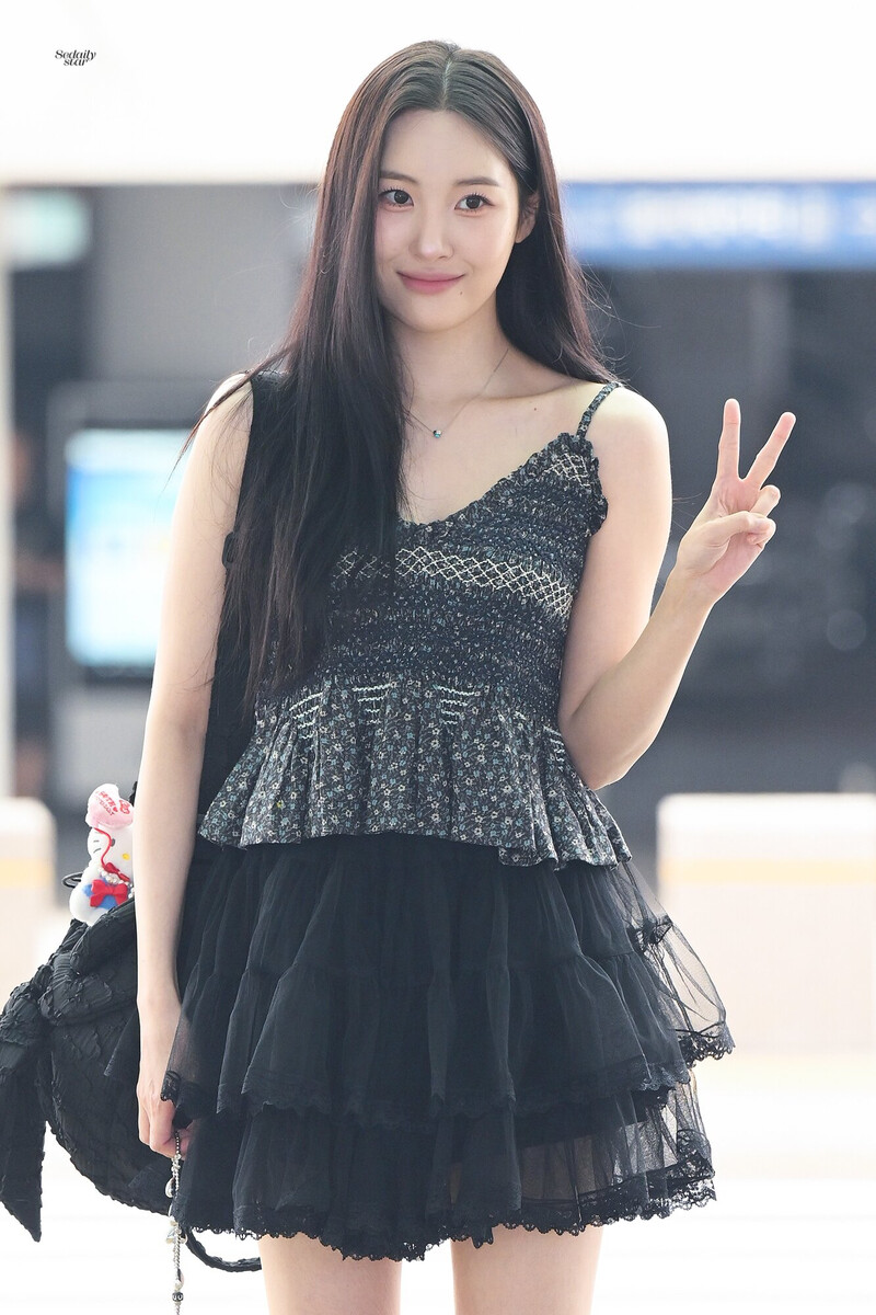 240712 Sunmi at Incheon International Airport documents 6