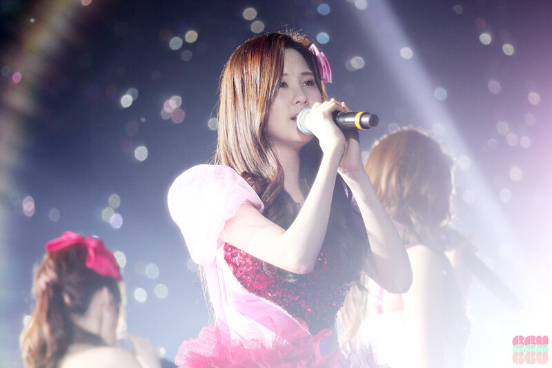 131109-131110 Girls' Generation Seohyun at Girls & Peace in Hong Kong documents 2