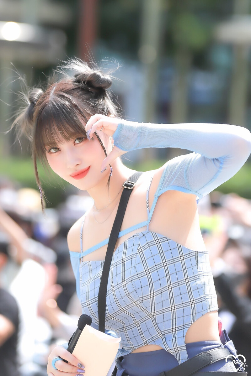 220903 TWICE Momo at  Mini Fan Meeting with ONCEs documents 4